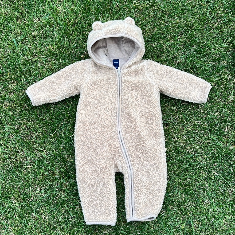 EUC Baby Gap Bunting 6-12 Months